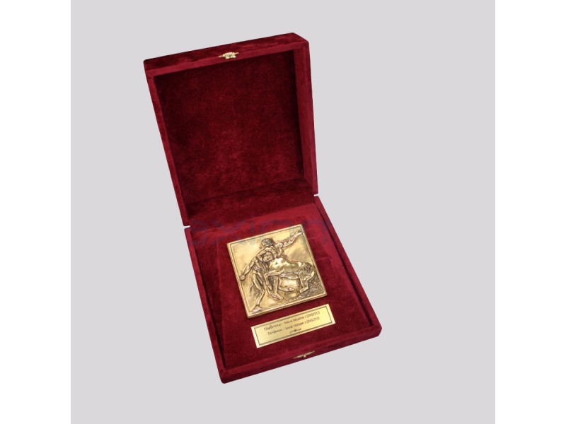 Επιχειρηματικό δώρο κασετίνα με την 1η Νότια Μετόπη του Παρθενώνα  Απονομές-Βραβεία